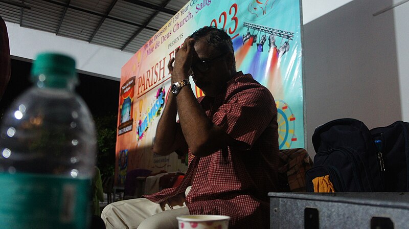 File:Actor preparing for a performaince on The Konkani tiatr (traditional theatre) stage. Prince Jacob's troupe. May 2023. 44.jpg