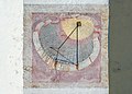 English: Sundial at the apse Deutsch: Sonnenuhr an der Apsis