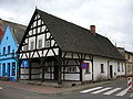 pl: Zabytkowy dom na Ponieckim rynku en: Old house at market square