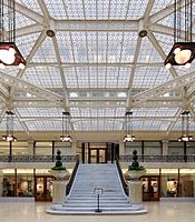 L'escalier central du Rookery Building à Chicago