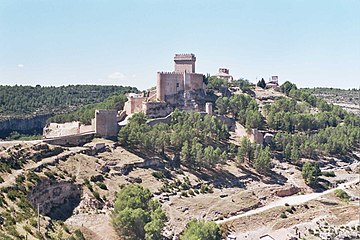 Castillo y murallas.