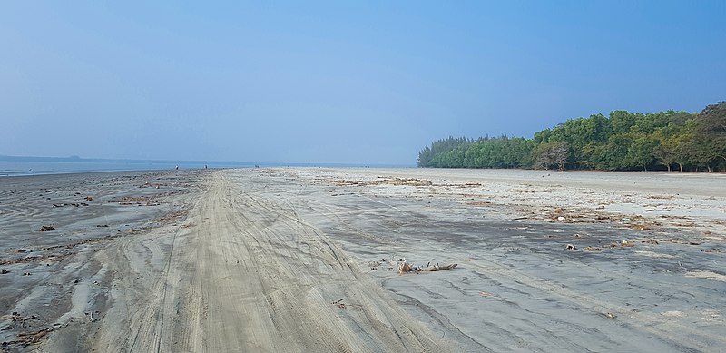 File:The beach1.jpg