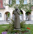 Zweitguß vor dem Friedhof Berlin, Kiefholzstraße