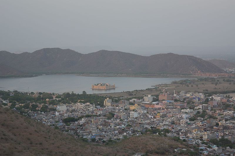 File:Jalmahal at jaipur.jpg