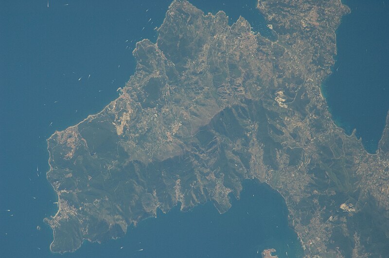 File:ISS020-E-32082 - View of Italy.jpg