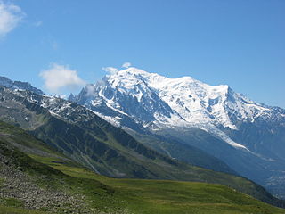 Le Mont Blanc vu depuis le chemin du col de Balme au refuge Alber Ier.