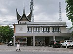 Thumbnail for File:Rumah makan sederhana di padang.jpg