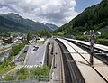 Blick vom Ostportal des Arlbergtunnels auf den neuen Bahnhof von St. Anton am Arlberg