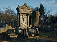 Tombeau dans le cimetière de l'Est, à Lille