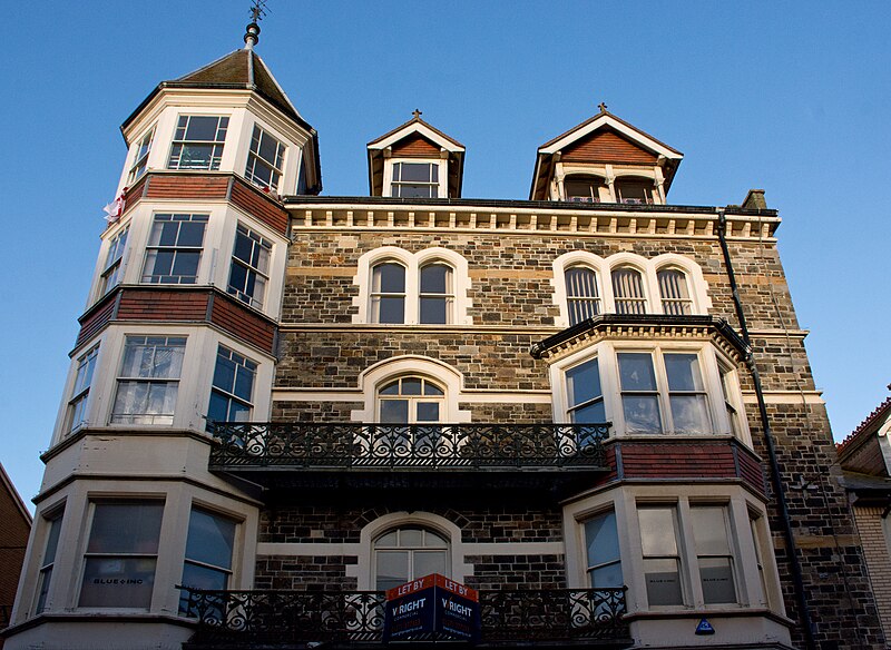 File:63 High Street, Barnstaple - geograph.org.uk - 4897780.jpg