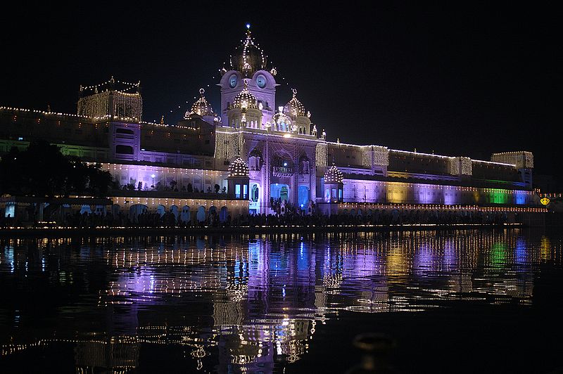 File:Darbar Sahib lit up on Guru Nanak Jayanti.jpg