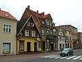 pl: Zabytkowe kamieniczki w rynku en: Old tenement houses at market square