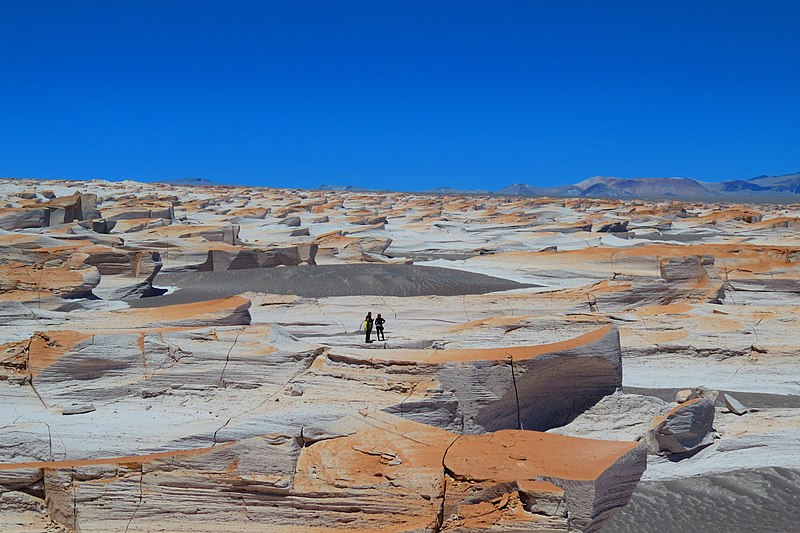 File:Campo de piedra pomez en catamarca.jpg