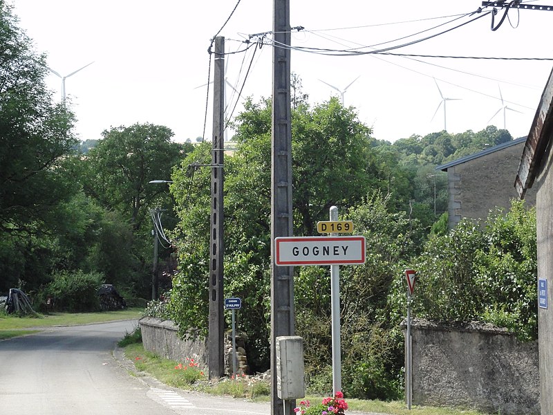 File:Gogney (M-et-M) city limit sign.jpg