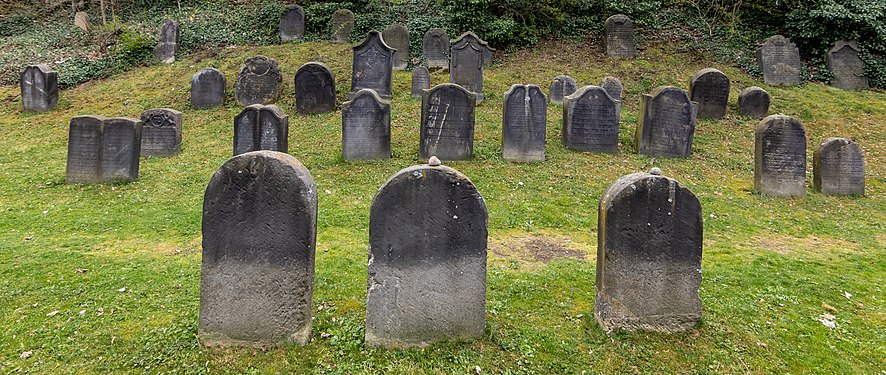 Der Jüdische Friedhof Goslar liegt in der Stadt Goslar in Südniedersachsen in der Glockengießerstraße.