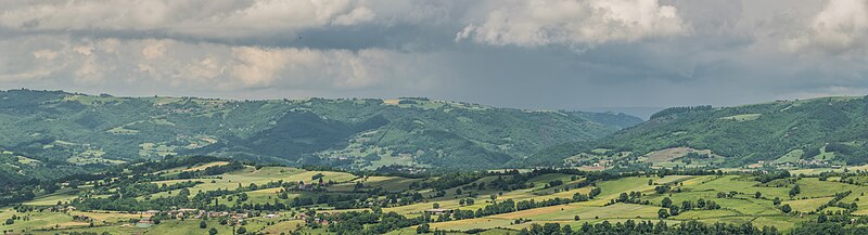 File:Landscape of the commune of Mouret 06.jpg