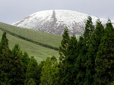 Pico da Sé, Inverno (mountain, some snow in winter) Deutsch: Berggipfel mit etwas Schnee