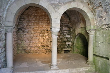 Latina: Caldarium Català: Sala calenta English: Hot room Français : Salle chaude Italiano: Stanza per bagni caldi.