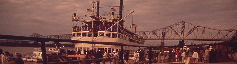 File:"Belle of Louisville" and bridge detail in May 1972, from- BELLE OF LOUISIANA", A PADDLEWHEEL STEAMBOAT OWNED BY LOUISVILLE AND JEFFERSON COUNTY - NARA - 543970 (cropped).jpg