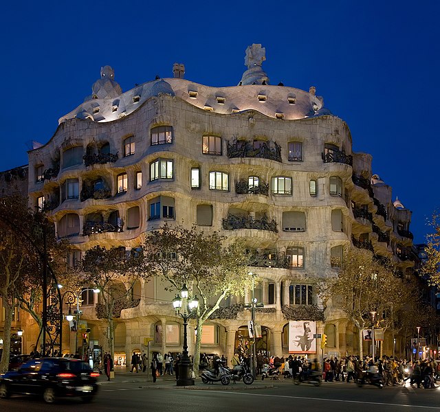 File:Casa Milà - Barcelona, Spain - Jan 2007.jpg