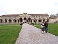 Palazzo Te visto dal cortile dell'Esedra