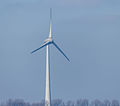 De Ambtenaar, de hoogste windmolen van Europa staat bij Medemblik. Zicht vanaf de MS Friesland.