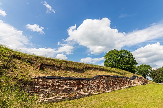 Die Waldemarsmauer des Danewerks in Dannewerk