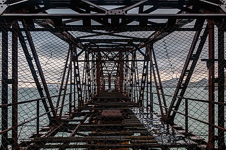 Old ore loading dock in Mioño. Photographer: Ondare Lagunak