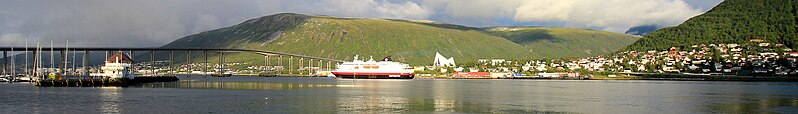 File:Hurtigruten in Tromsø (banner).jpg