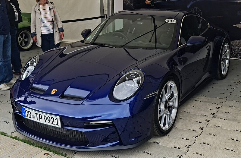 File:Porsche 911 992 GT3 Touring.jpg