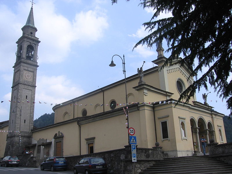 File:FinoDelMonte parrocchia.JPG