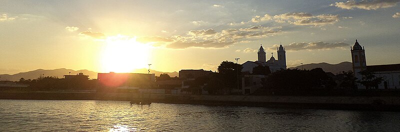 File:Catedral no skyline de Sobral 09.jpg