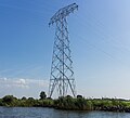 Hoogspanningsmast langs A6 gezien vanaf Pr. Margrietkanaal.