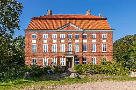 Gut Ludwigsburg – Haupthaus, Hoffassade