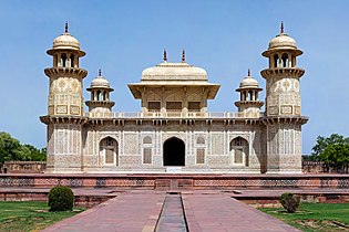 I'timād-ud-Daulah's tomb, Agra, India