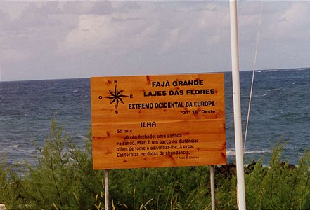 Flores, west of Fajã Grande and Atlantic Deutsch: Westliches Ende von Europa, weit vom Kontinent.