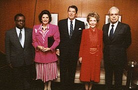 Zambian United Nations politician Paul Lusaka, Marcela Perez de Cuellar, Ronald Reagan, Nancy Reagan, Javier Perez de Cuellar,