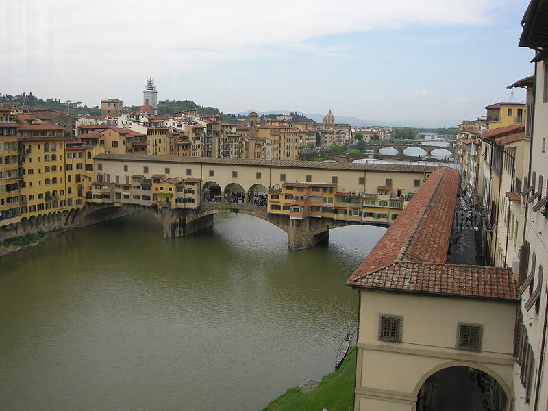 File:Corridoio vasariano da uffizi.JPG