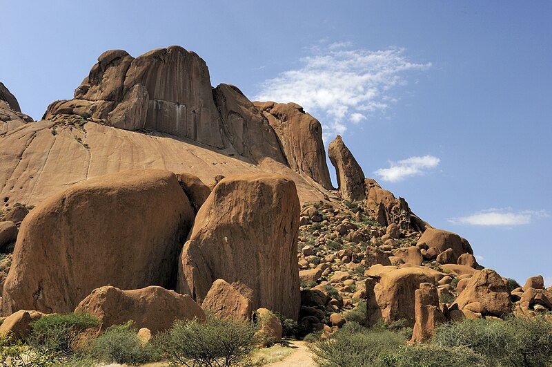 File:Spitzkoppe-03.jpg