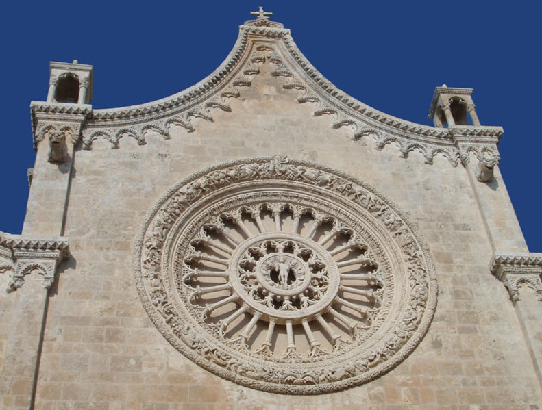 File:Duomo Ostuni.jpg