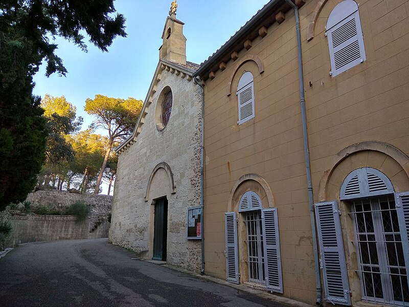 File:Église Saint-Michel de l'Abbaye Saint-Michel-de-Frigolet 01.jpg