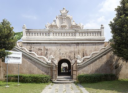 Eastern Gate, Taman Sari