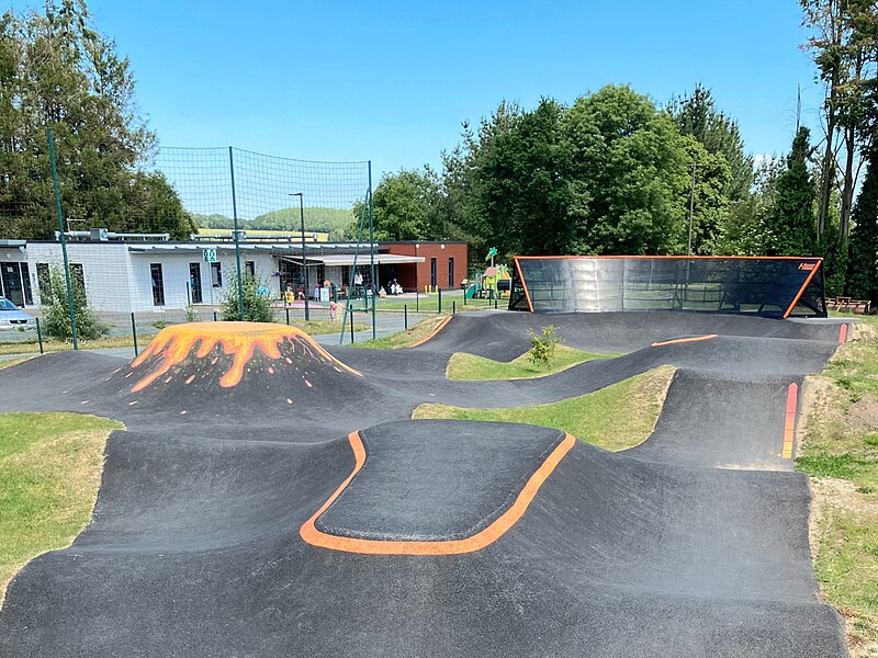 File:Corseul-Pumptrack-Volcano-byRundvald.jpg