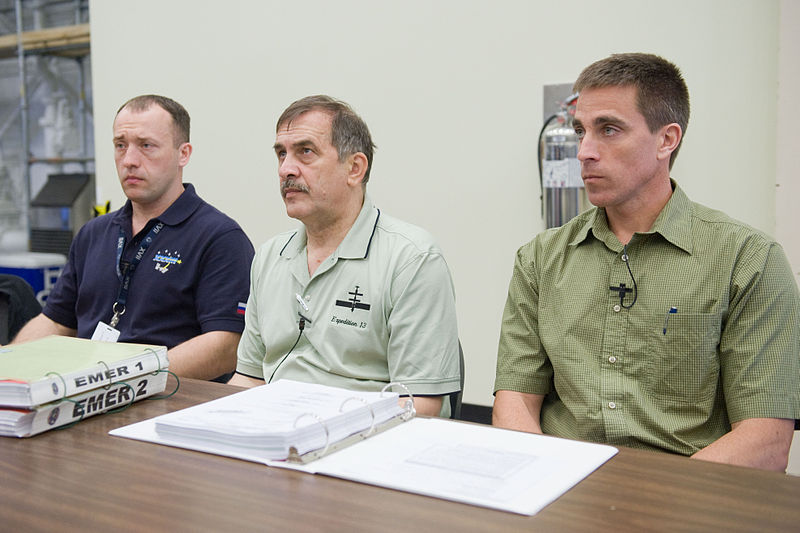 File:Soyuz TMA-08M crew in the Space Vehicle Mock-up Facility at JSC.jpg