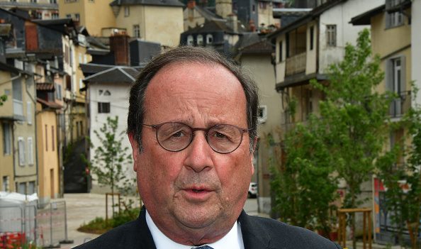 François Hollande se replace dans le jeu pour l’élection présidentielle