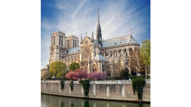 Notre-Dame : l’art moderne pour remplacer 6 vitraux traditionnels