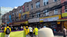 Uomo asiatico attacca i praticanti del Falun Gong alla parata di Brooklyn