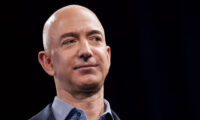 アマゾンCEO ジェフ・ベゾス　「メディアは自己反省すべき」