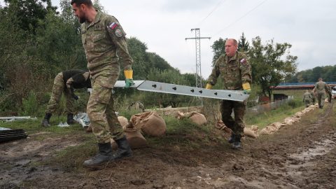 Slovensko spúšťa nový systém varovania: Povodne či požiare? SK-Alert vás upozorní SMS správou