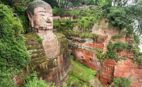 Le Grand Bouddha de Leshan dans la province du Sichuan (Image : Shenyunperformingarts.org)